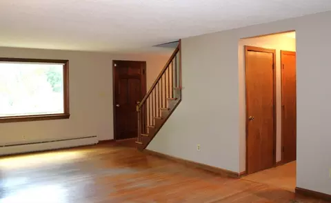 Living - 82 Pine Valley Dr, Dracut, MA 01826 photo 6 of 10