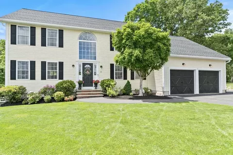15 Cronin Way, Woburn, MA 01801