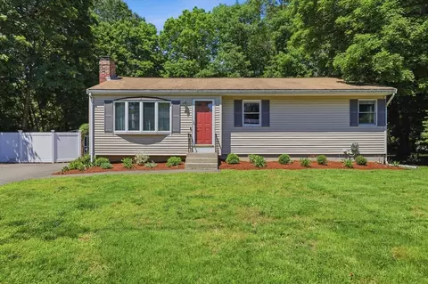 14 Hemlock Dr, Medway, MA 02053
