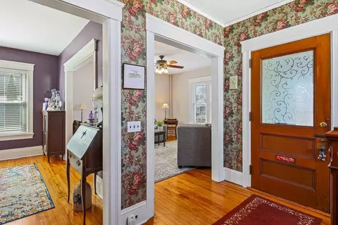 Entry Way - 1 Ashmore Rd, Worcester, MA 01602 photo 4 of 7
