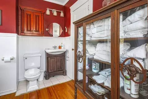 Bath - 1 Ashmore Rd, Worcester, MA 01602 photo 2 of 2