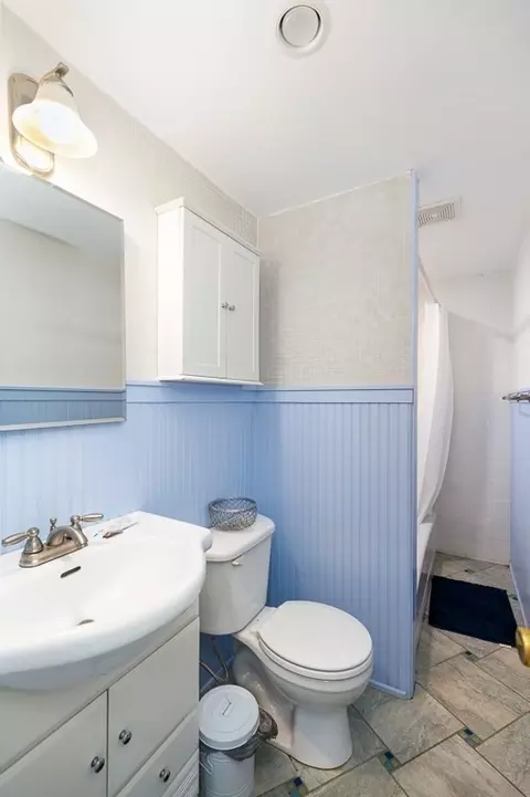 Bath - 7 Lighthouse Way, Gloucester, MA 01930 photo 1 of 2