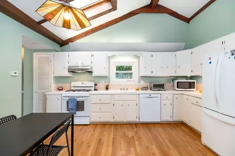 Kitchen - 7 Lighthouse Way, Gloucester, MA 01930 photo 2 of 3