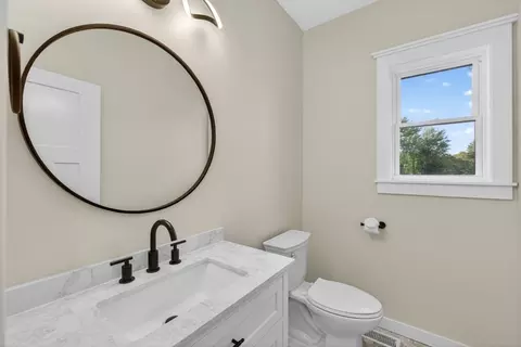 Bath - 345 Central Pike, Sutton, MA 01590 photo 2 of 7