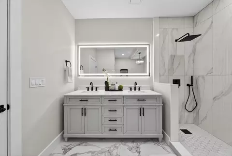 Bath - 345 Central Pike, Sutton, MA 01590 photo 1 of 7
