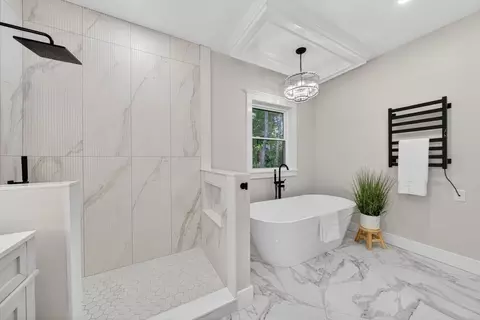 Bath - 345 Central Pike, Sutton, MA 01590 photo 4 of 7