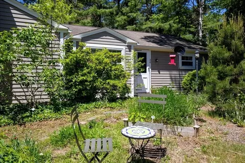34 Great Wind Dr, Plymouth, MA 02360