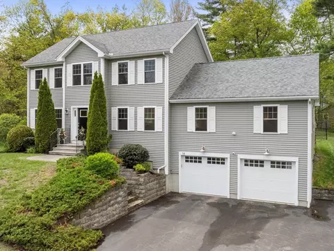14 Spring St, Hopkinton, MA 01748