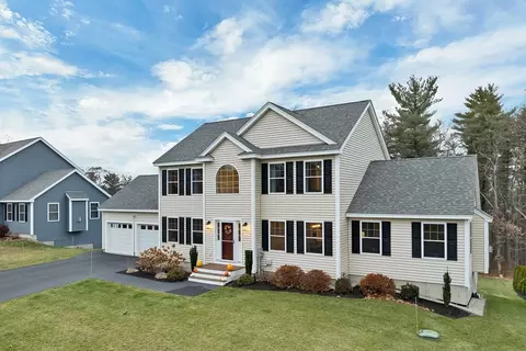 158 Standish Ln, Hudson, NH 03051