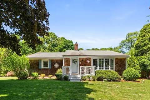 15 Dwight Ave, Plymouth, MA 02360