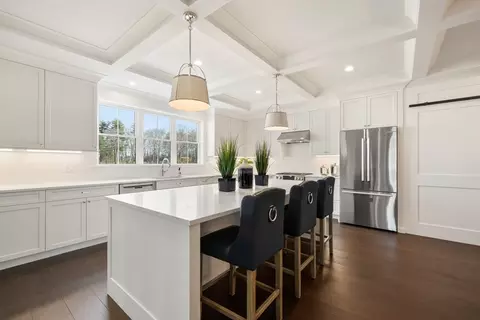 34 Bacon St, Natick, MA 01760