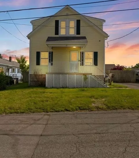 43 Tucker St, Fall River, MA 02724