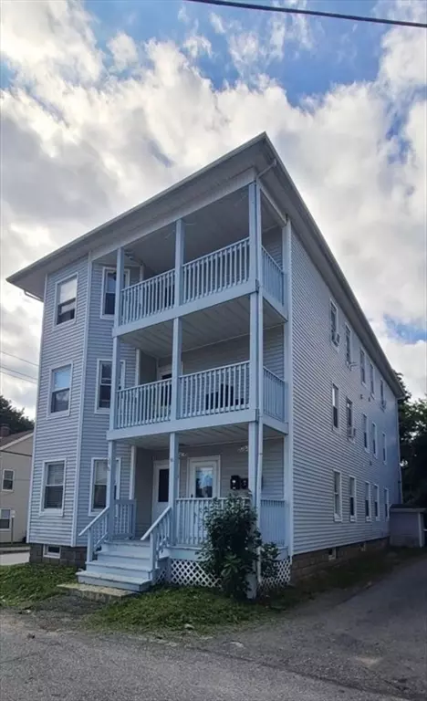 16 Brookline St, Webster, MA 01570