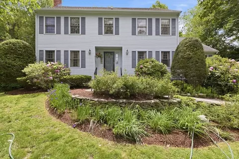 1 Battleview Cir, Lexington, MA 02420