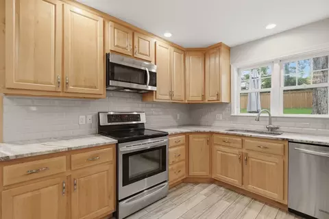 28 Modoc St, Worcester, MA 01604 photo 11