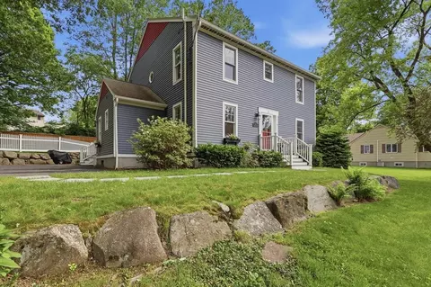 28 Modoc St, Worcester, MA 01604