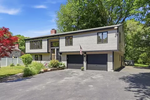 26 Causeway St, Hudson, MA 01749