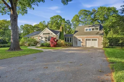 26 High Ona Hill Rd, Centerville, MA 02632