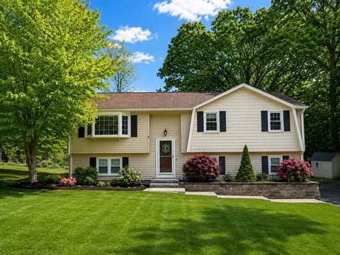 8 Concord Rd, Shrewsbury, MA 01545