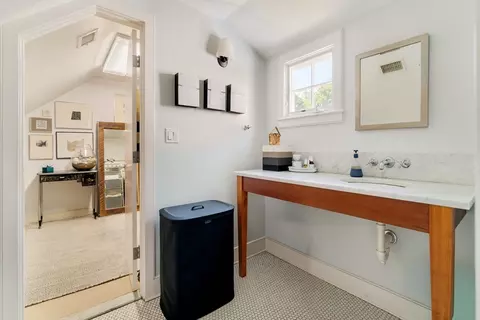 Bath - 2 Maple Pl, Jamaica Plain, MA 02130 photo 3 of 4