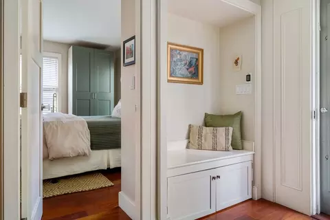 Entry Way - 2 Maple Pl, Jamaica Plain, MA 02130 photo 2 of 4