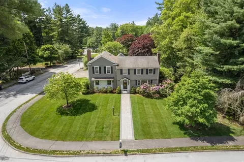 35 Marlyn Rd, Medfield, MA 02052