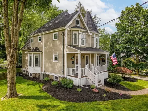 Exterior - 84 King St, Reading, MA 01867 photo 3 of 7