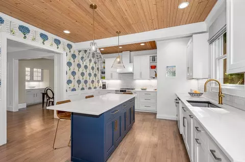 Kitchen - 84 King St, Reading, MA 01867 photo 3 of 4