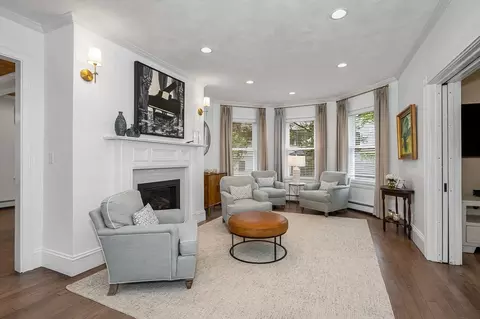 Living - 84 King St, Reading, MA 01867 photo 1 of 4