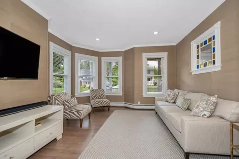 Living - 84 King St, Reading, MA 01867 photo 4 of 4