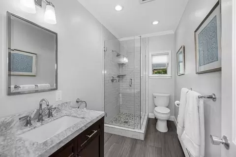 Bath - 84 King St, Reading, MA 01867 photo 3 of 3