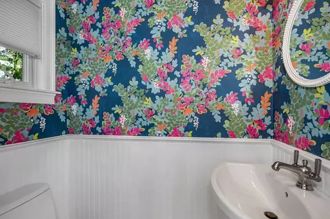 Bath - 84 King St, Reading, MA 01867 photo 1 of 3