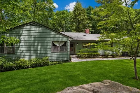 139 Stoney Lea Rd, Dedham, MA 02026