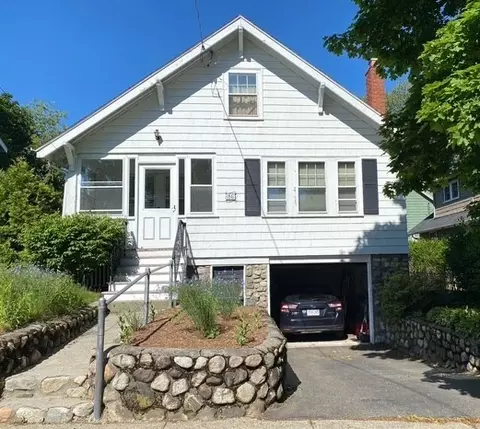86 Highview Ave, Melrose, MA 02176