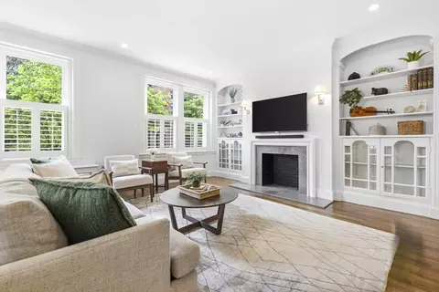 123 Saint Paul St #1, Brookline, MA 02446