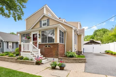 16 Adams St, Danvers, MA 01923