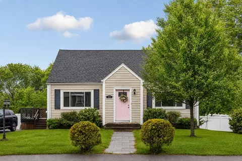 563 Pine St, Weymouth, MA 02190