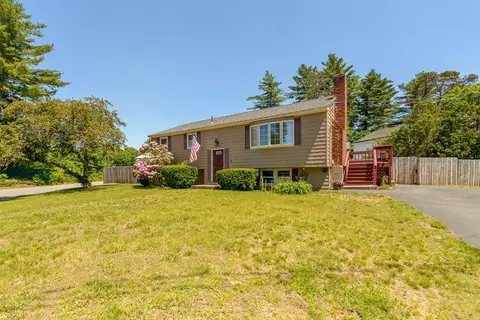 9 Oakland Rd, Pepperell, MA 01463
