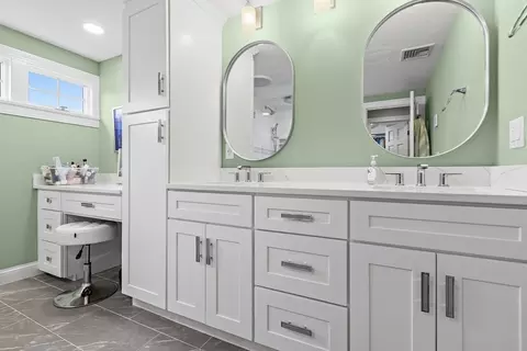Bath - 145 Meadowbrook Rd, Needham, MA 02492 photo 1 of 5