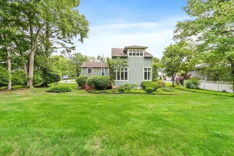 Exterior - 145 Meadowbrook Rd, Needham, MA 02492 photo 3 of 8