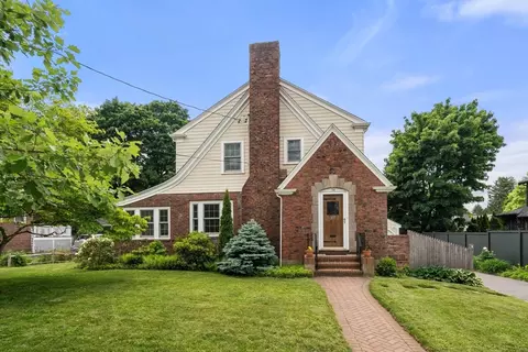 34 Pleasant St, Newton, MA 02465