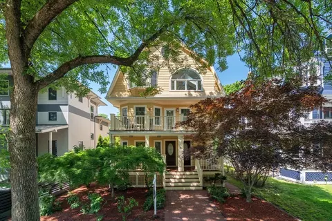 80 Lexington Ave #2, Cambridge, MA 02138