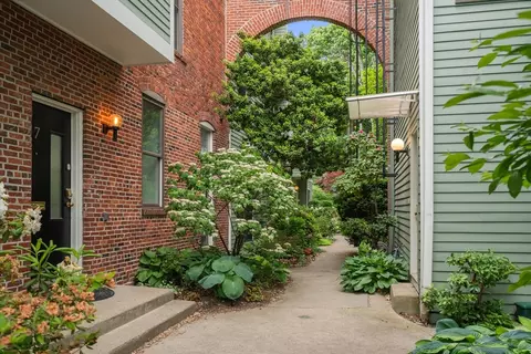 1 Richdale Ave #7, Cambridge, MA 02140