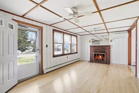 Living - 6 Shipyard Rd, Marshfield, MA 02050 photo 1 of 5