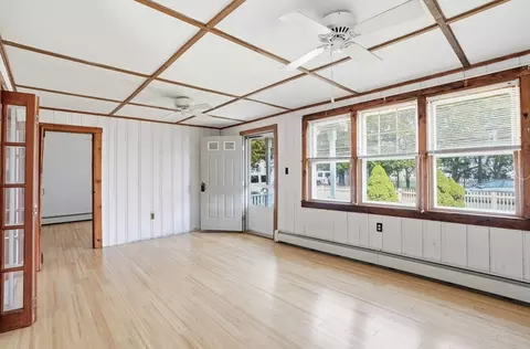 Living - 6 Shipyard Rd, Marshfield, MA 02050 photo 4 of 5