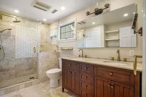 Bath - 22 Floret Cir #22, Hingham, MA 02043 photo 1 of 1