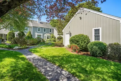 Exterior - 22 Floret Cir #22, Hingham, MA 02043 photo 3 of 9