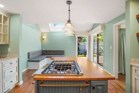 Kitchen - 22 Floret Cir #22, Hingham, MA 02043 photo 6 of 8