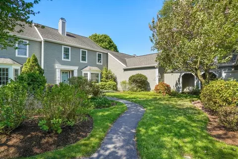 Exterior - 22 Floret Cir #22, Hingham, MA 02043 photo 4 of 9