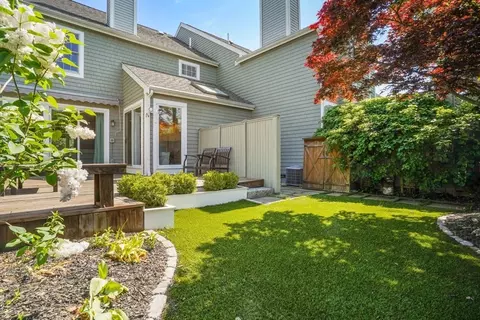 Exterior - 22 Floret Cir #22, Hingham, MA 02043 photo 5 of 9